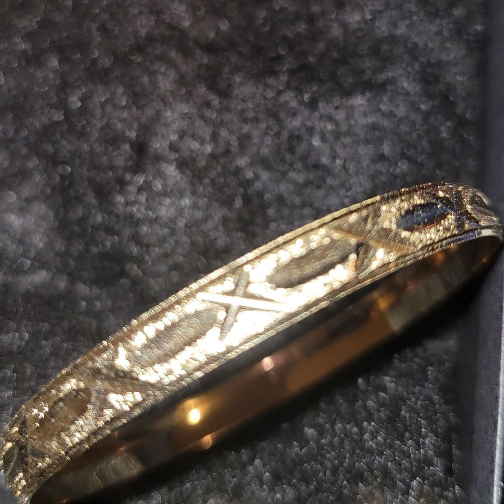 Small wrist gold bangle✨️ - Picture 6 of 6